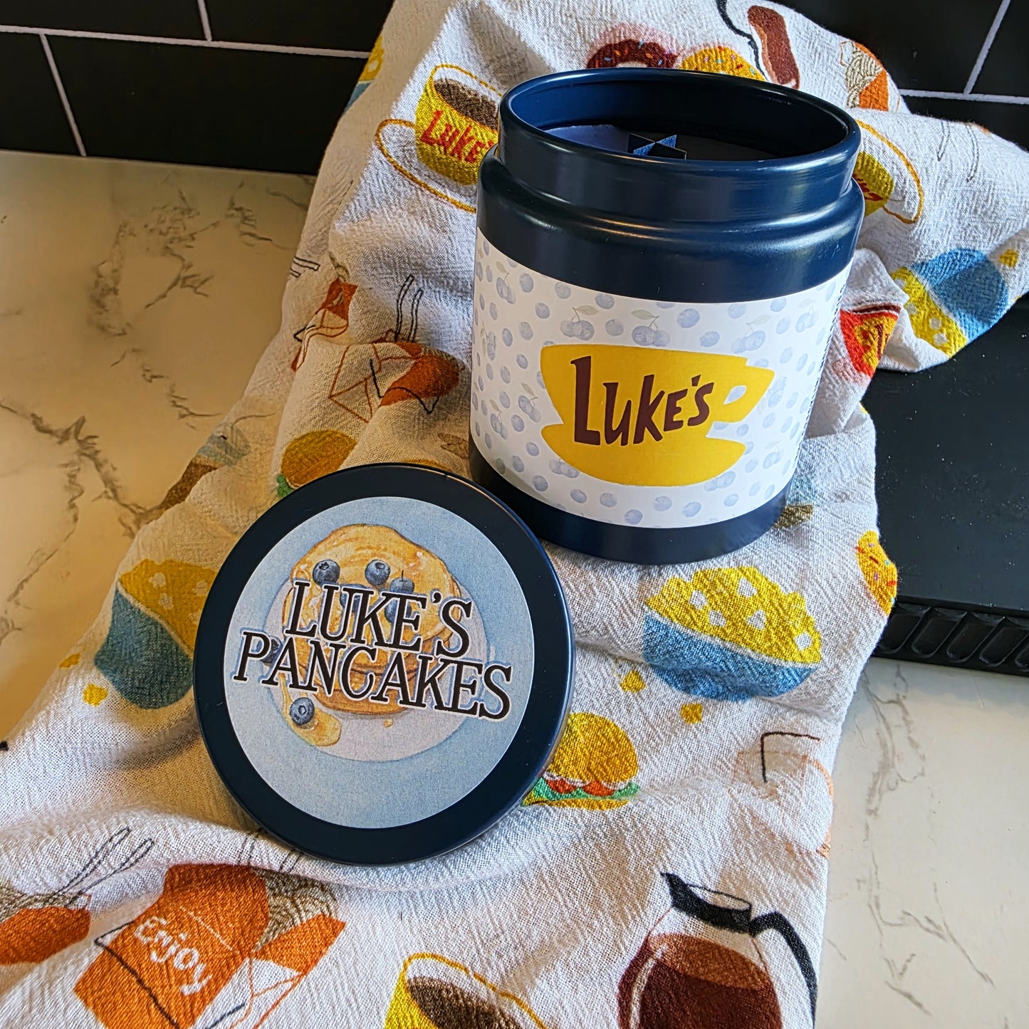 luke's pancakes wood wick candle - gilmore girls