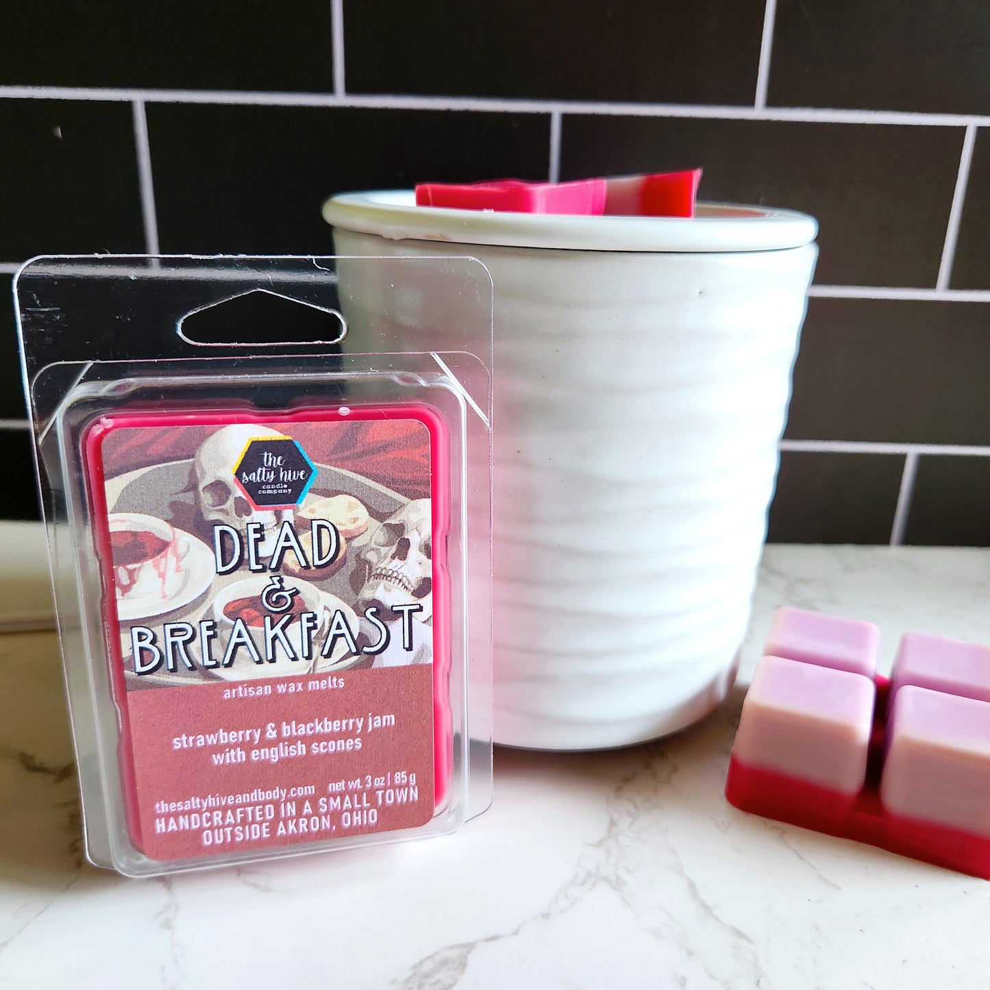 dead & breakfast wax melts