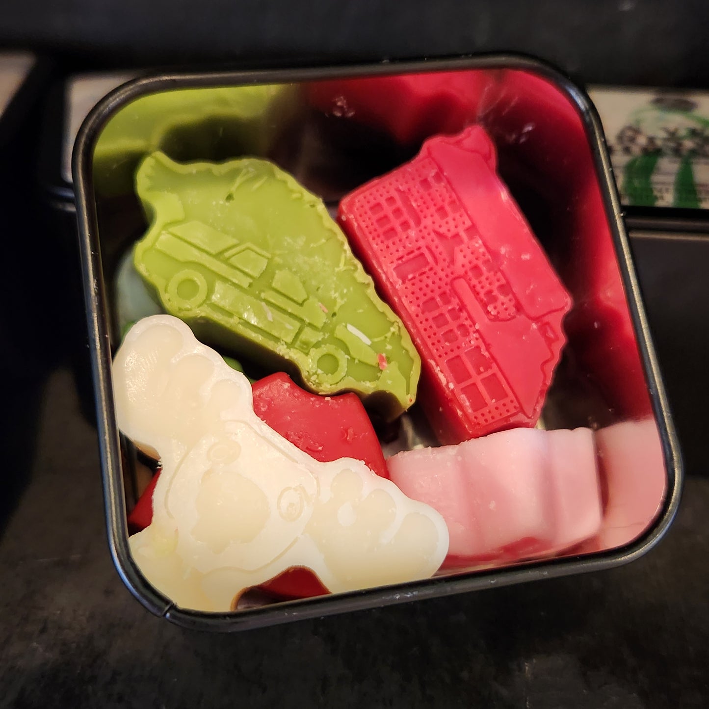 a very griswold christmas artisan wax melts gift tin